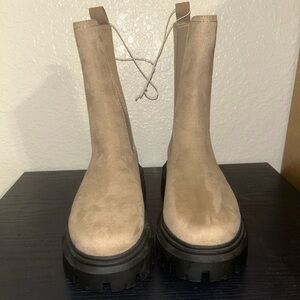 Stylish Tan Women's Boots